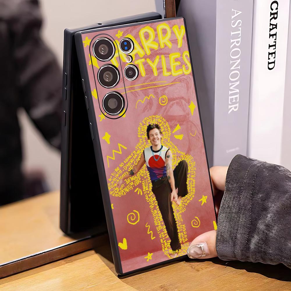 Singer H-Harry Styles Sıcak Te - Samsung Galaxy S24 incelemesi ve fiyatı